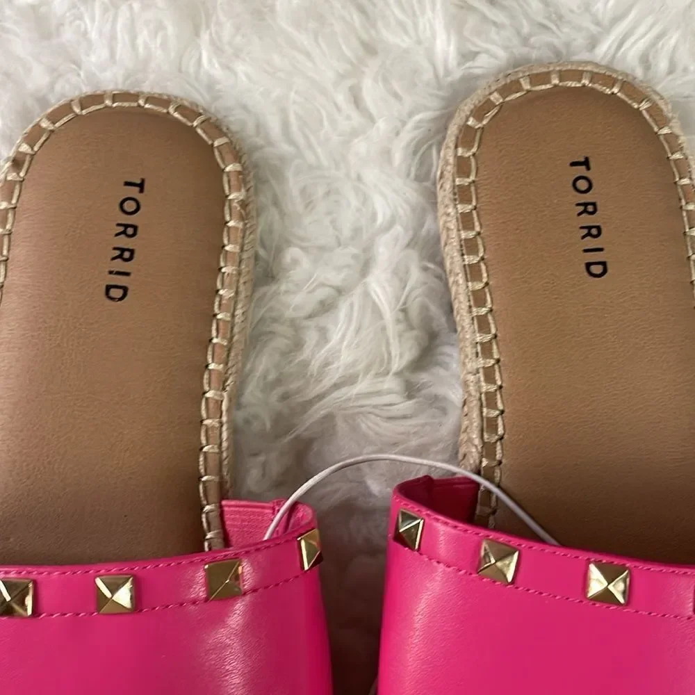 TORRID Hot Pink Studded Faux Leather Slide Sandals Espadrille Size 9 WW Wide NEW